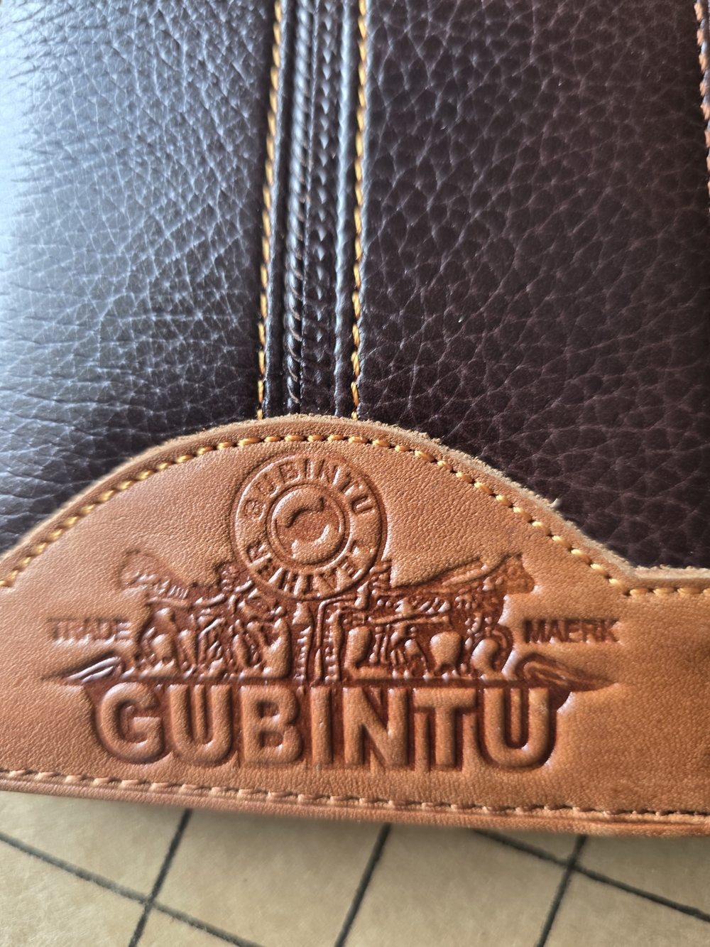 GUBINTU Brown Two‑Tone Leather Bifold Wallet  Multi‑Card Slots & ID Window - Picture 8 of 8